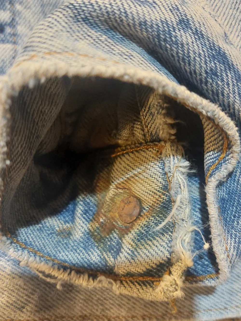 Levi's Light Blue Distressed Denim Jacket Vintage 80s Made USA Medium Trucker